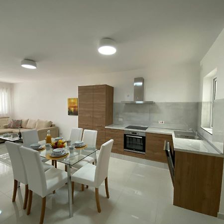 Sunshine Apartments Mellieha - Modern Three Bedroom Ground Floor Apartment With Yard Екстер'єр фото