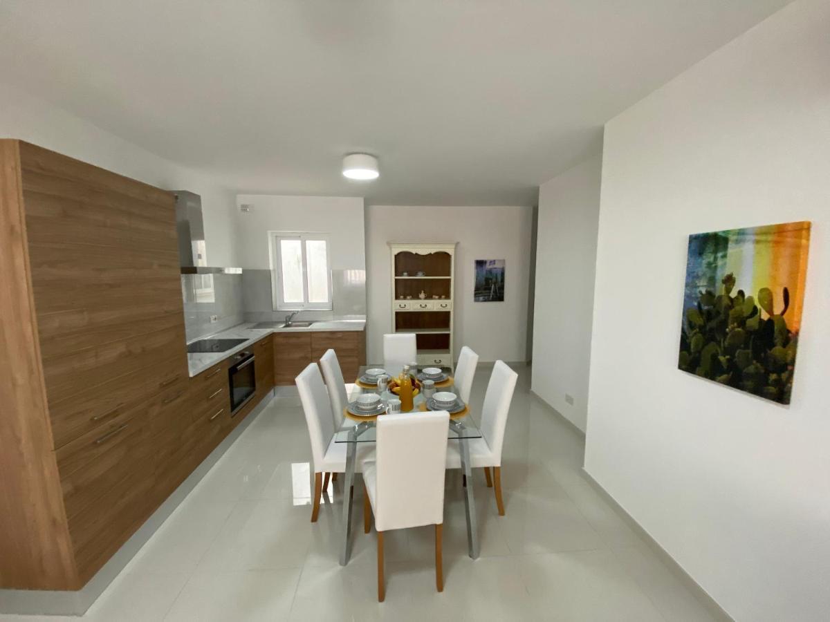 Sunshine Apartments Mellieha - Modern Three Bedroom Ground Floor Apartment With Yard Екстер'єр фото